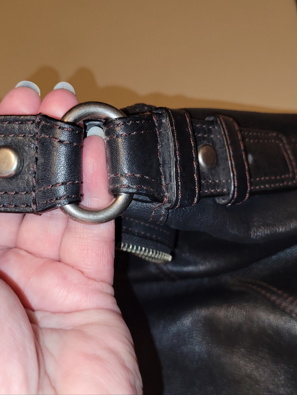 Fossil Maddox Black Leather Bucket style Purse. - Picture 6 of 16